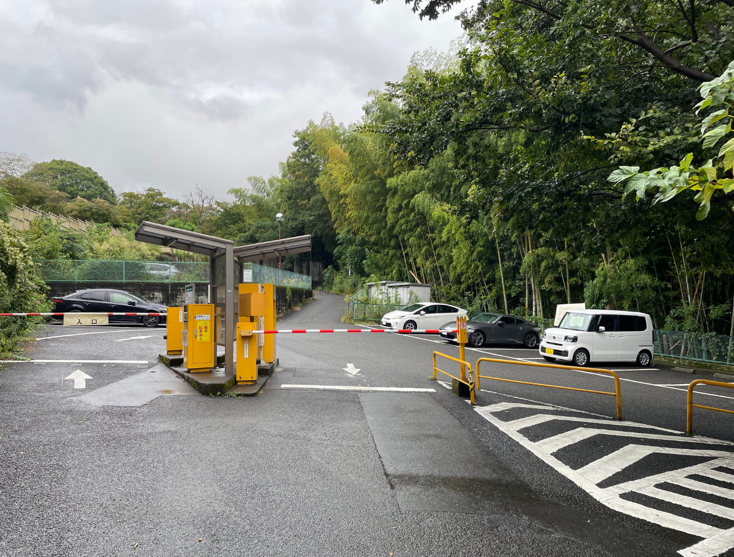 こごめの湯駐車場